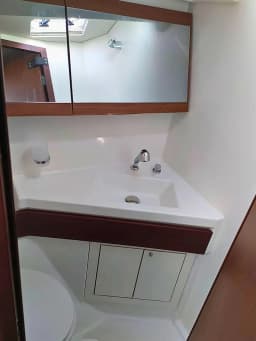 Oceanis 46.1 in Athens / Alimos Marina thumbnail 5
