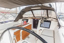 Dufour 460 Grand Large in Sicily / Palermo / La Cala (Porto Palermo) thumbnail 7