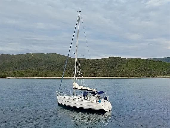 Oceanis 323 in Punta Ala - Photo 1