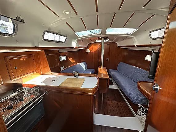 Oceanis 323 in Punta Ala - Photo 3