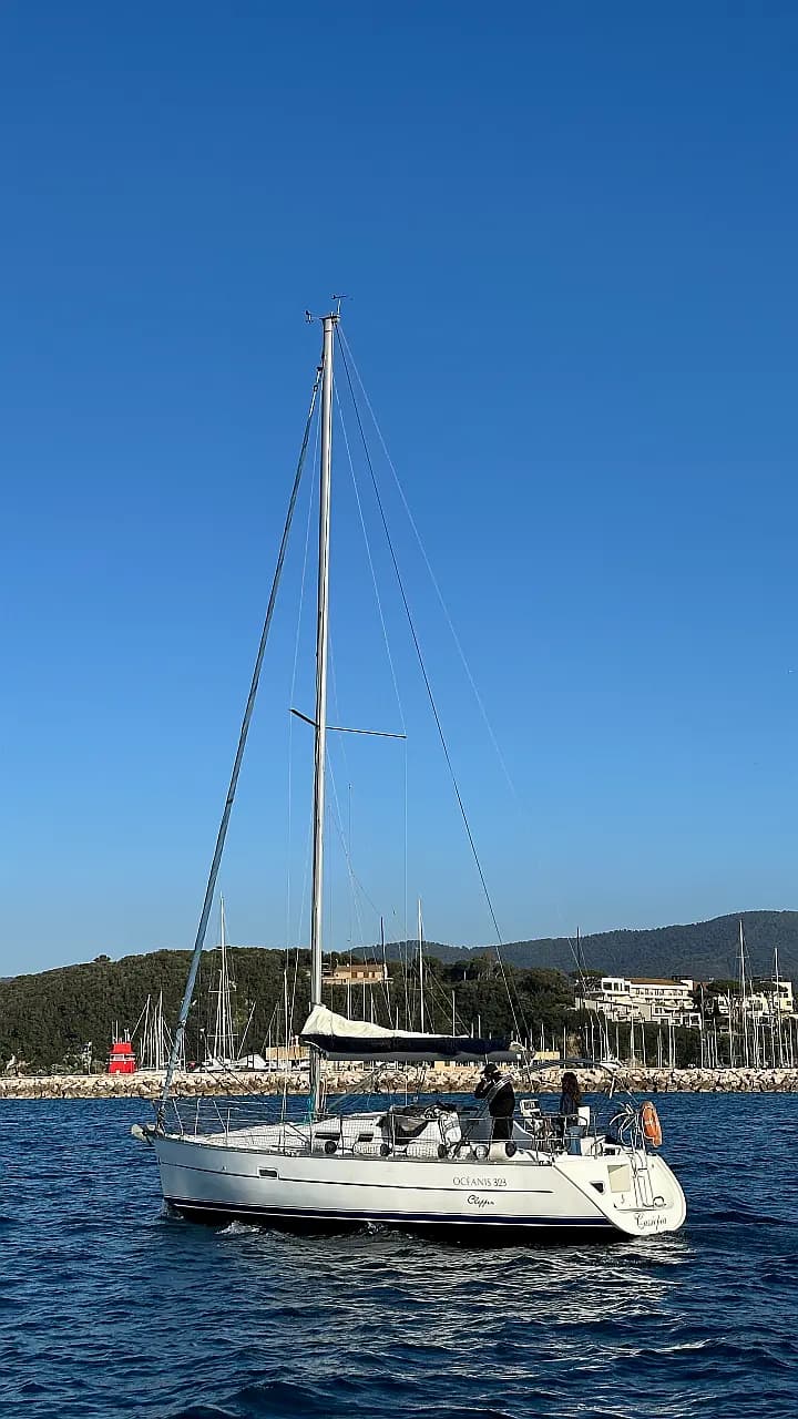 Oceanis 323 in Punta Ala - Photo 5