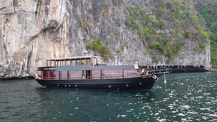 Motoryacht in Phuket / Yacht Haven Marina - Photo 4