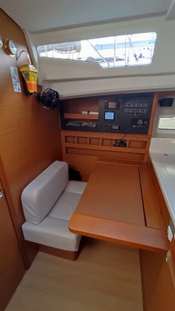 Sun Odyssey 440 in Volos / Port of Volos thumbnail 14