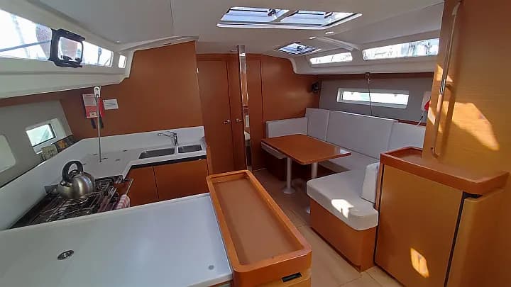 Sun Odyssey 440 in Volos / Port of Volos - Photo 5
