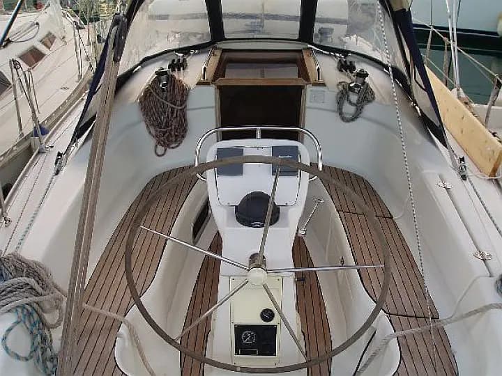 Bavaria 32 Cruiser in Preveza Main Port - Photo 5