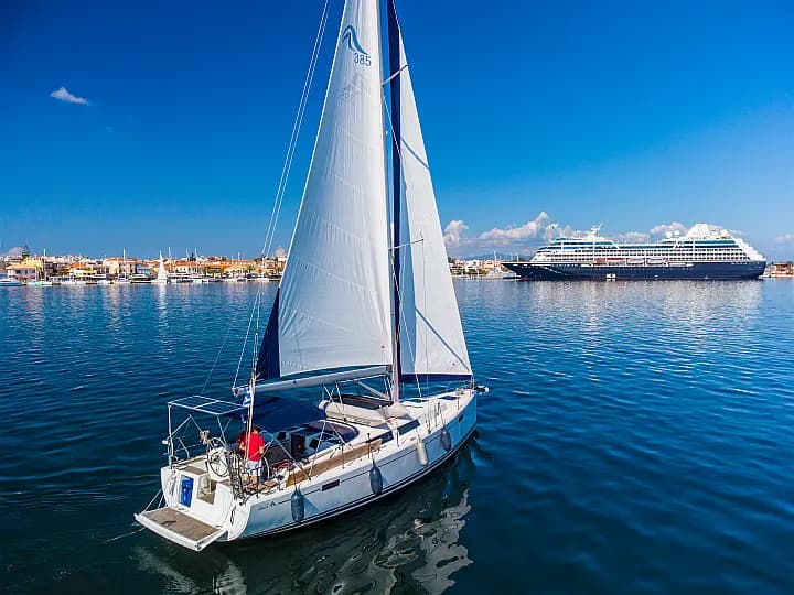 Hanse 385 in Preveza Main Port - Photo 4