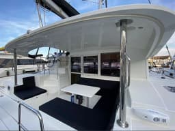 Lagoon 400 S2 in Ibiza / Santa Eulària des Riu / Marina Santa Eulalia thumbnail 10