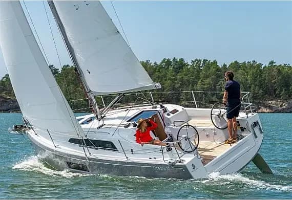 Oceanis 30.1 in Sicily / Furnari / Marina Portorosa - Photo 1