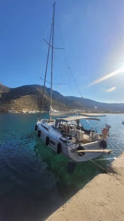 Oceanis 40.1 in Lavrion Main Port thumbnail 16