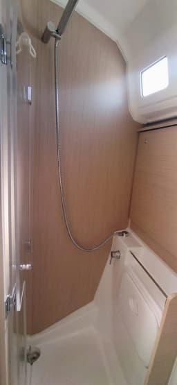 Oceanis 40.1 in Lavrion Main Port thumbnail 17
