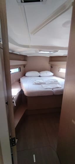 Oceanis 40.1 in Lavrion Main Port thumbnail 5
