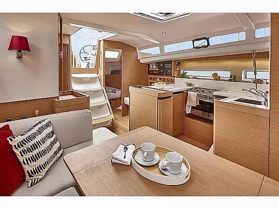 Sun Odyssey 440 in Keramoti - Kavala / Keramoti - Photo 3