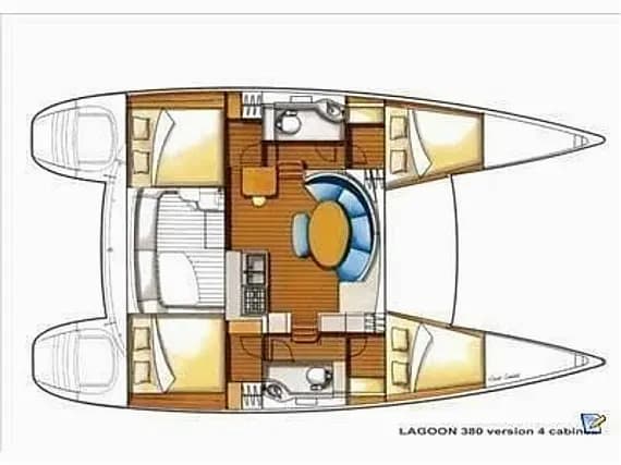 Lagoon 440 in Naples / Darsena Acton - Photo 2
