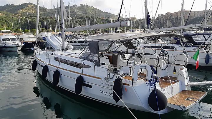 Sun Odyssey 519 in Tropea / Porto di Tropea - Photo 2