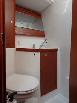 Oceanis 48 in Lefkada / Port of Lefkas thumbnail 6