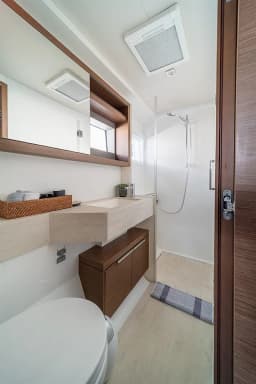 Lagoon 50 in Athens / Alimos Marina thumbnail 15