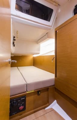 Sun Odyssey 440 in Athens / Alimos Marina thumbnail 15