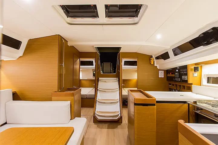 Sun Odyssey 440 in Athens / Alimos Marina - Photo 5