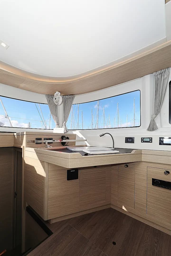 Lagoon 46 in Sukošan / D-Marin Dalmacija Marina - Photo 5