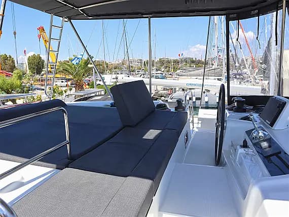 Lagoon 46 in Athens / Alimos Marina - Photo 2