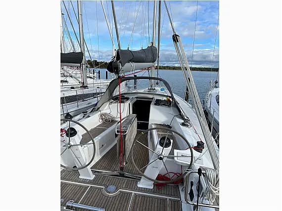 Hanse 418 in Stockholm - Saltsjöbaden / Saltsjö Pir Marina - image 1