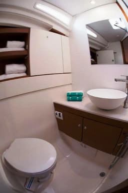 Jeanneau 54 in Lefkada / Nydri / Hotel Armonia thumbnail 5