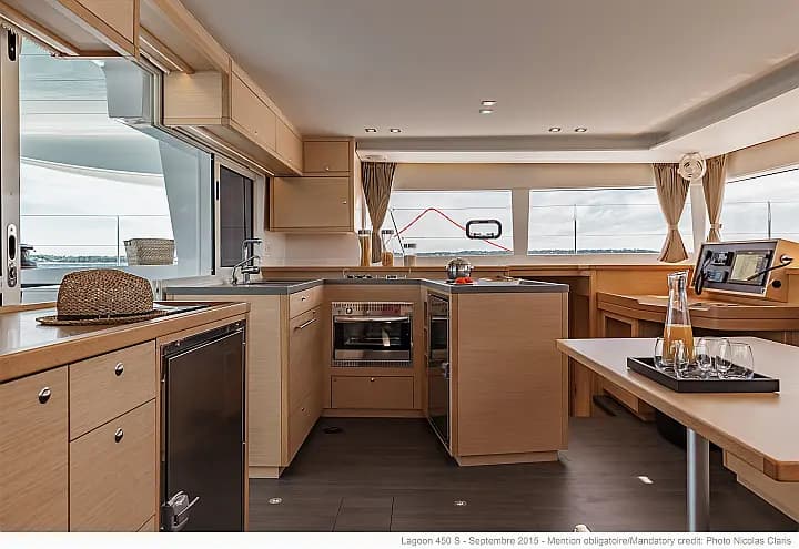 Lagoon 450 in Corsica / Propriano / Port of Propriano - Photo 2