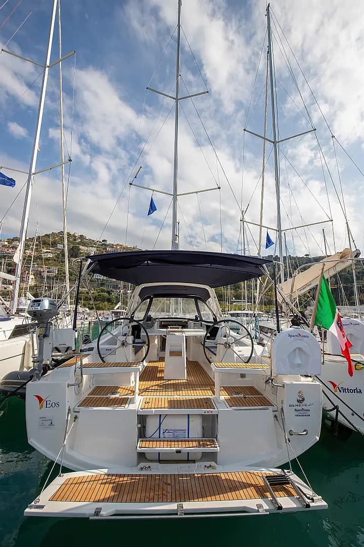 Oceanis 38.1 in Sicily / Trapani - Photo 3