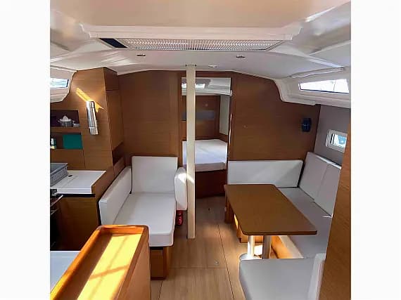 Sun Odyssey 410 in Castellammare di Stabia / Marina di Stabia - Photo 2