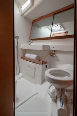 Sun Odyssey 440 in Lefkada / D-Marin Marina Lefkas thumbnail 24