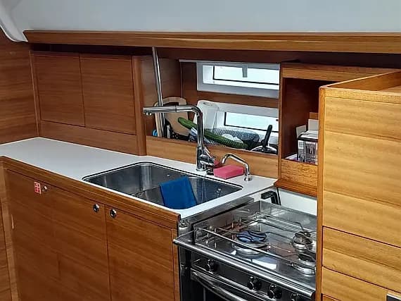 Elan Impression 45.1 in Athens / Alimos Marina - Photo 3