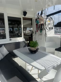Lagoon 40 in Athens / Alimos Marina thumbnail 9
