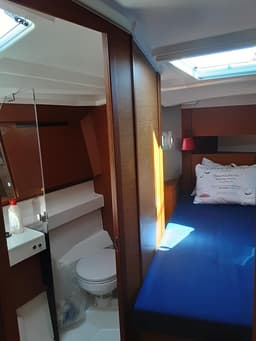 Sun Odyssey 410 in Volos / Port of Volos thumbnail 10