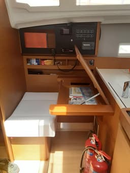Sun Odyssey 410 in Volos / Port of Volos thumbnail 11