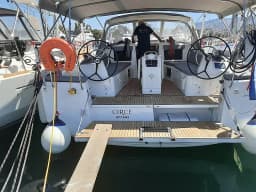 Sun Odyssey 410 in Volos / Port of Volos thumbnail 3