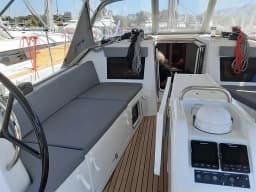 Sun Odyssey 410 in Volos / Port of Volos thumbnail 7