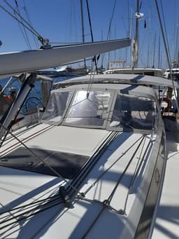 Sun Odyssey 410 in Volos / Port of Volos thumbnail 8