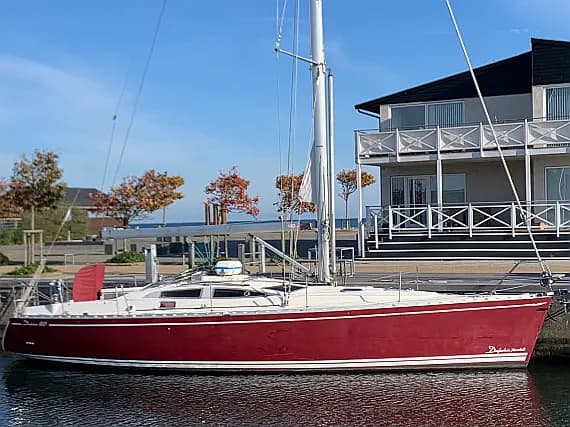 Delphia 40 in Altefähr Harbor - image 1