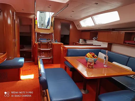 Oceanis 54 in Elefsina / Marina Eleusis - Photo 1