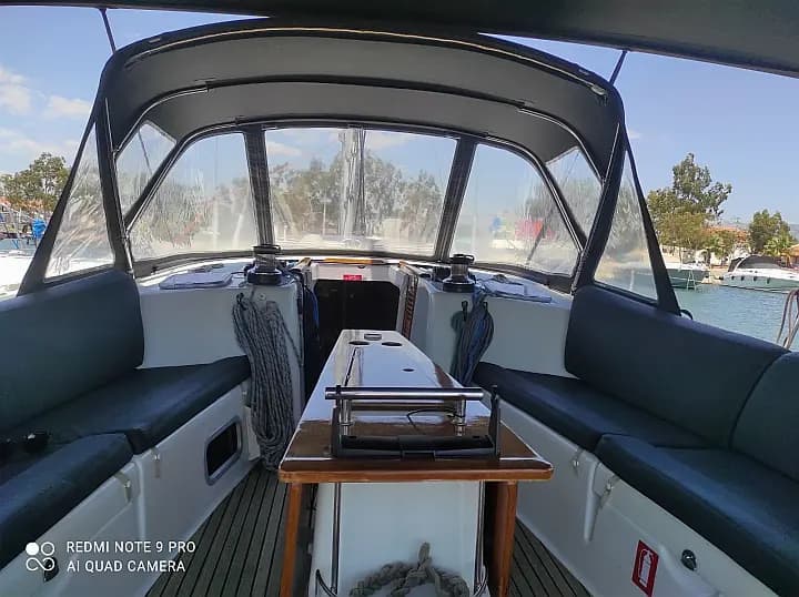 Oceanis 54 in Elefsina / Marina Eleusis - Photo 4