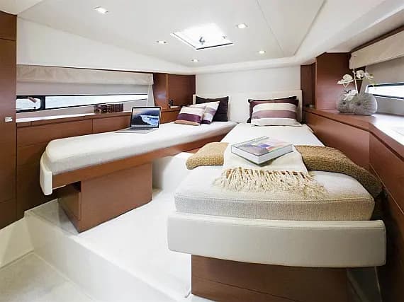 Prestige 450 in Sicily / Giardini Naxos / Porto di Giardini - Photo 2