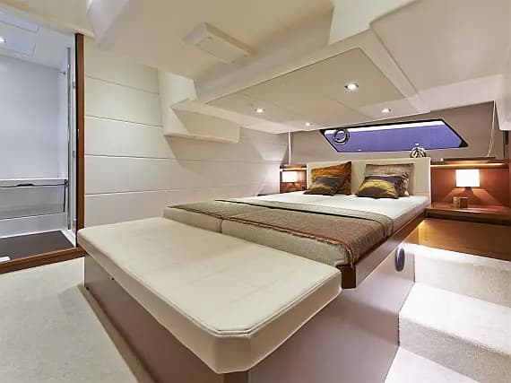 Prestige 450 in Sicily / Giardini Naxos / Porto di Giardini - Photo 3