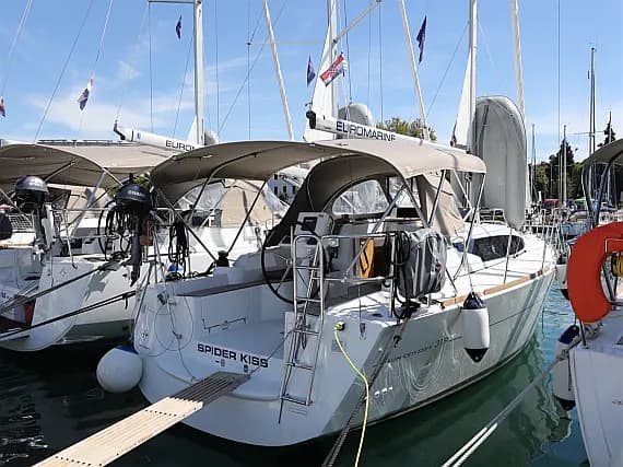 Sun Odyssey 319 in Pula / ACI Marina Pula - Photo 2