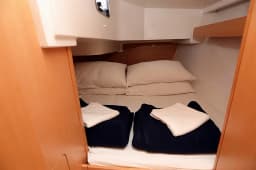 Sun Odyssey 319 in Pula / ACI Marina Pula thumbnail 5