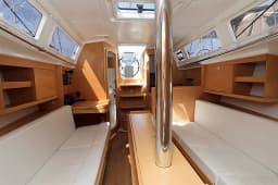 Sun Odyssey 319 in Pula / ACI Marina Pula thumbnail 7