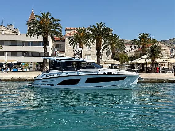 Grandezza 30 OC in Trogir / SCT Marina Trogir - Photo 1