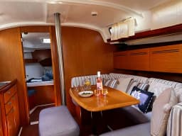 Oceanis 43 in Lefkada / Vliho Yacht Club thumbnail 10
