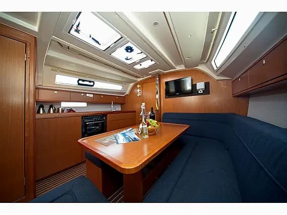 Bavaria Cruiser 41 in Murter / Marina Hramina - Photo 3