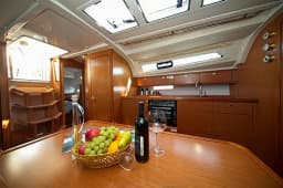 Bavaria Cruiser 41 in Murter / Marina Hramina thumbnail 9