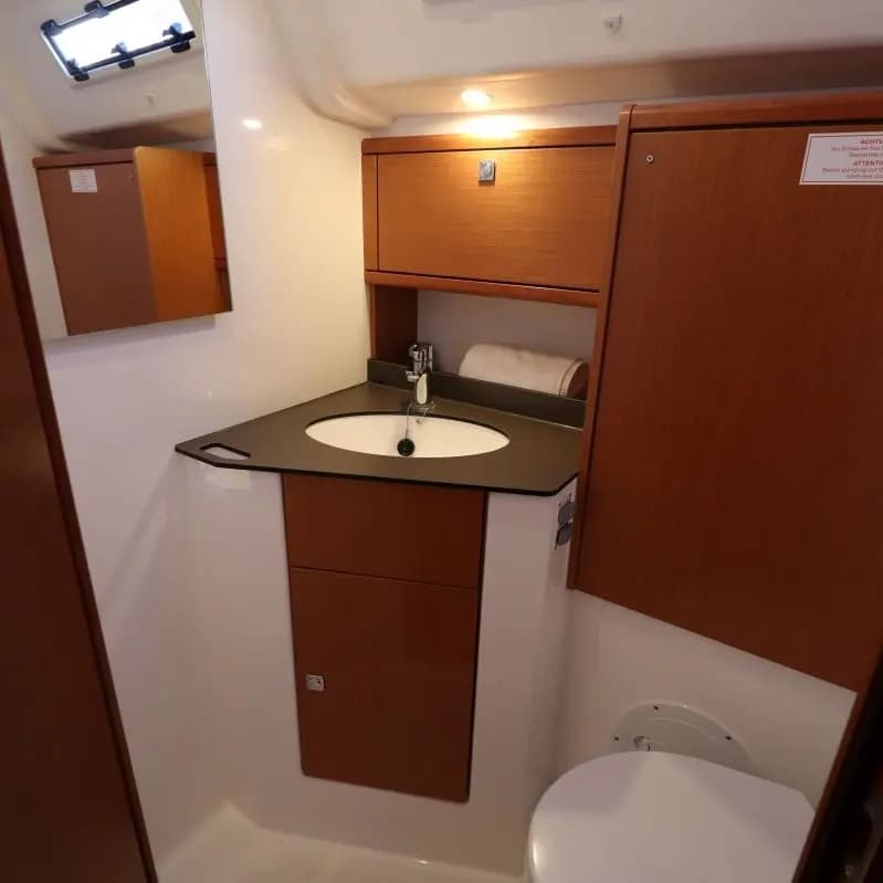 Bavaria Cruiser 51 in Castellammare di Stabia / Marina di Stabia - Photo 5